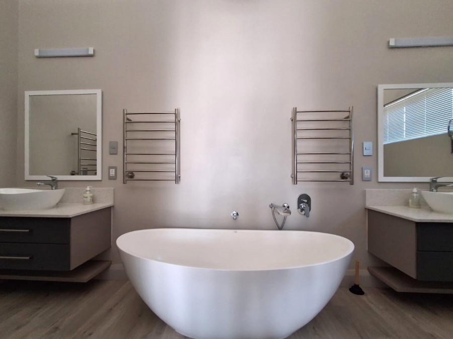 3 Bedroom Property for Sale in Stilbaai Wes Western Cape